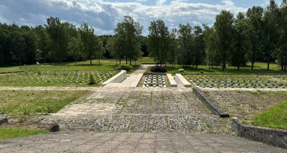 Okupantu upuru memoriāls, Valmiera