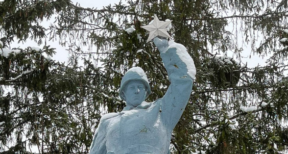 Beju kroga sarkano okupantu masu apbedījums